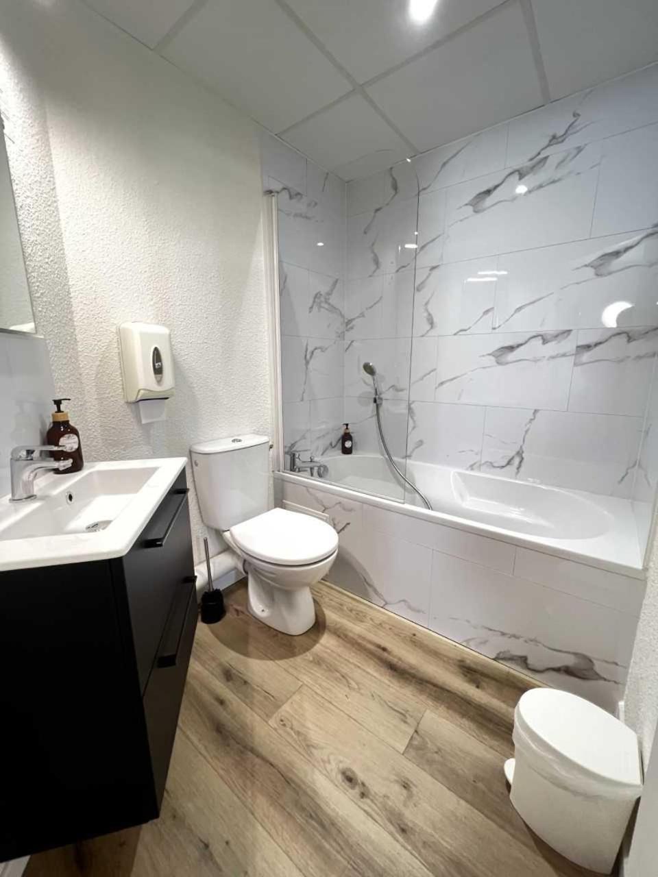 Couett'hotel Port De Plaisance, Les Pieds Dans L'eau 3* Brest