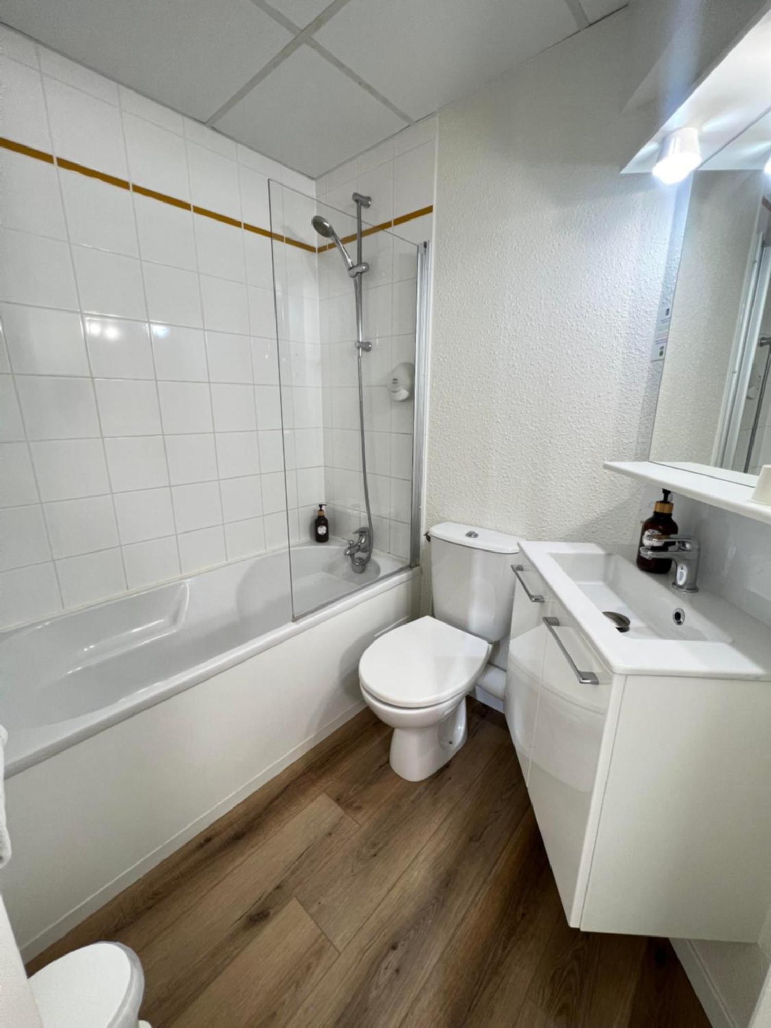Couett'hotel Port De Plaisance, Les Pieds Dans L'eau 3* Brest