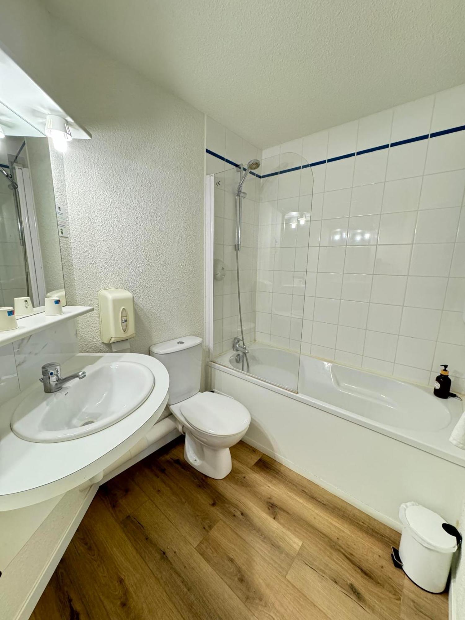 Couett'hotel Port De Plaisance, Les Pieds Dans L'eau Brest